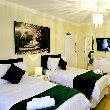 Gable Lodge London B&B Enfield Exterior photo