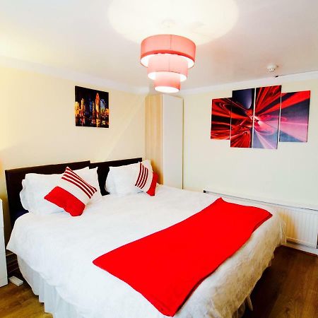 Gable Lodge London B&B Enfield Exterior photo