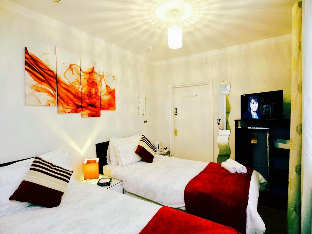 Gable Lodge London B&B Enfield Exterior photo