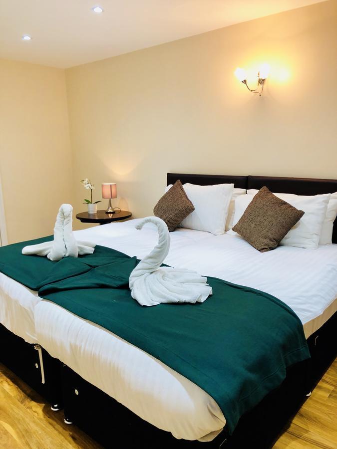 Gable Lodge London B&B Enfield Exterior photo