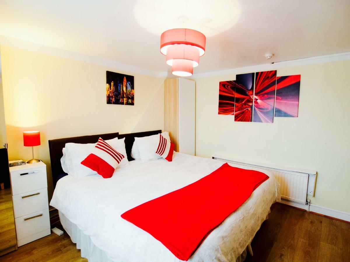 Gable Lodge London B&B Enfield Exterior photo